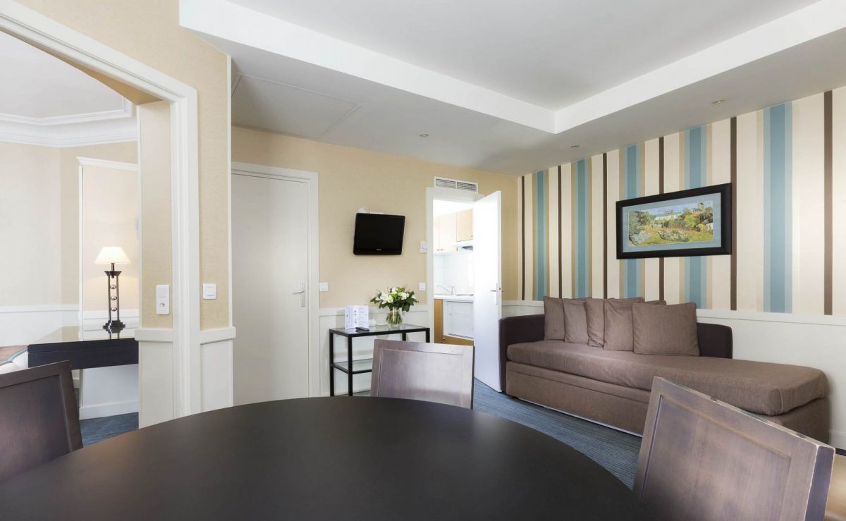 Hotel Elys&eacute;es Union Paris - Apartment