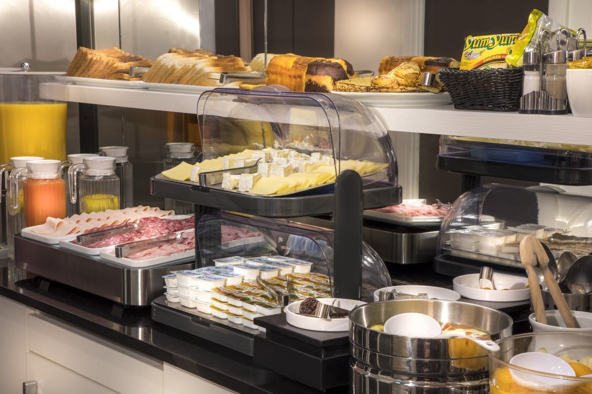 Hotel Elys&eacute;es Union Paris - Breakfast