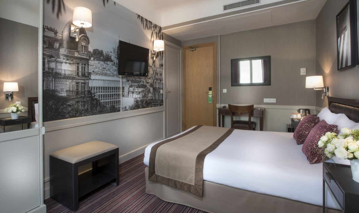 Hotel Elys&eacute;es Union Paris - Room