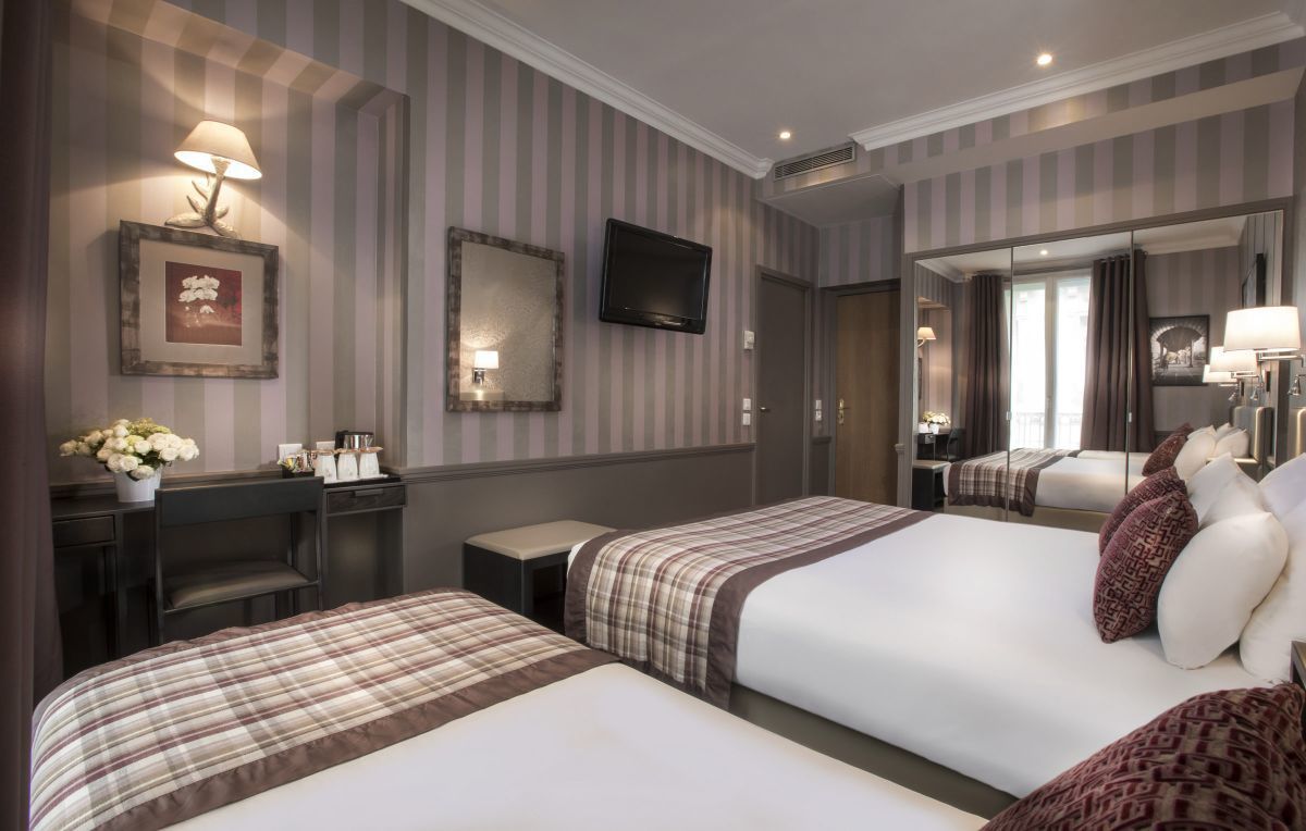 Hotel Elys&eacute;es Union Paris - Room