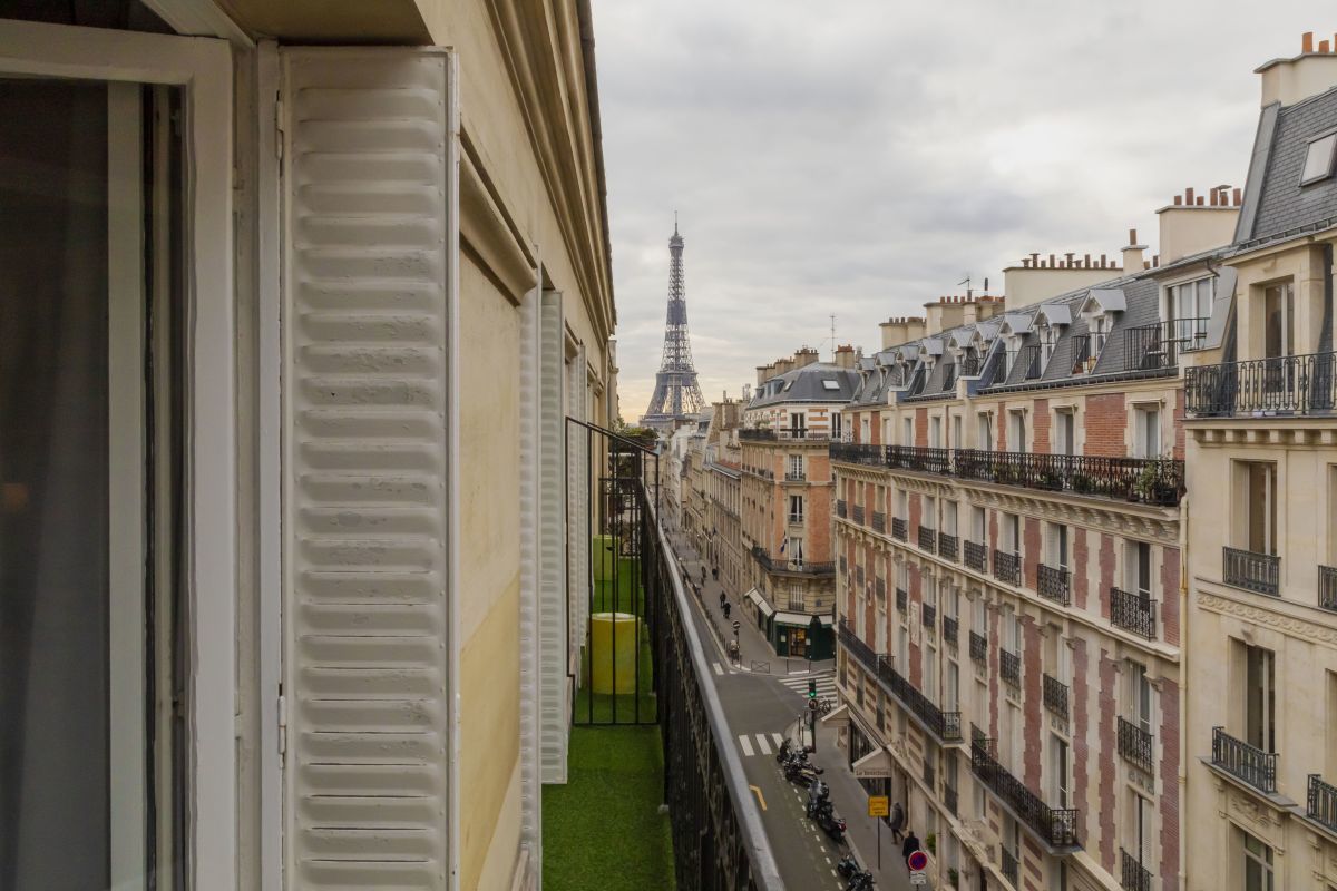 Hotel Elys&eacute;es Union Paris - Balcony